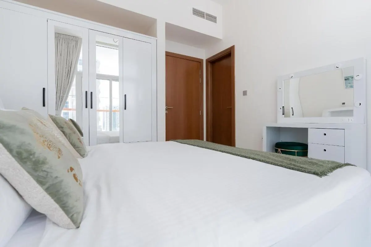 Apartment 2 Bedroom Only 10 Mins From Burj Khalifa Dubai