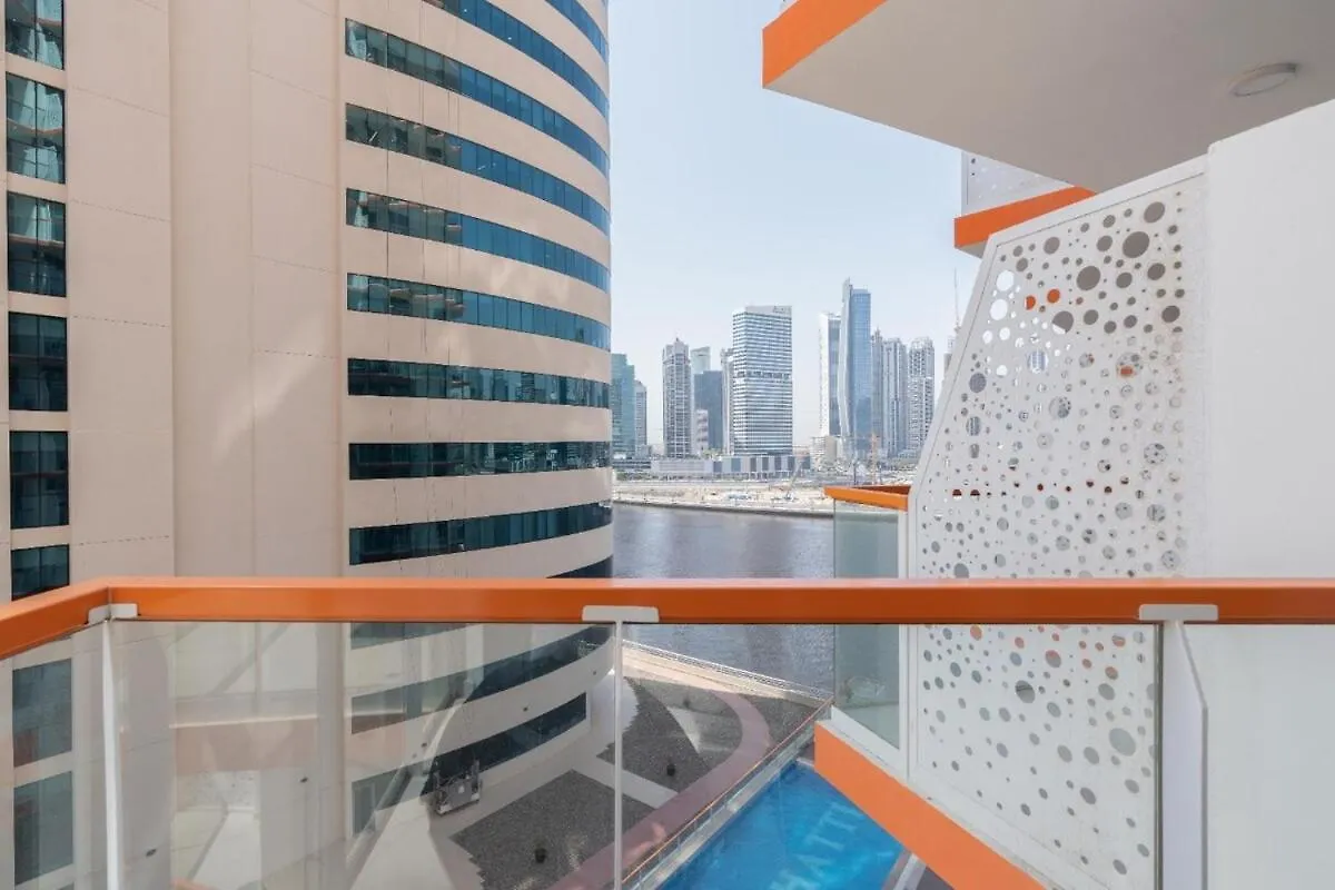 2 Bedroom Only 10 Mins From Burj Khalifa Dubai
