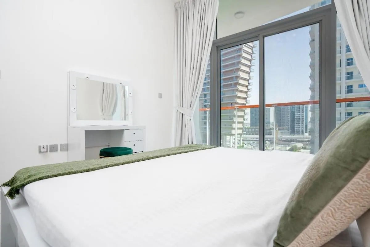 2 Bedroom Only 10 Mins From Burj Khalifa Dubai Apartment